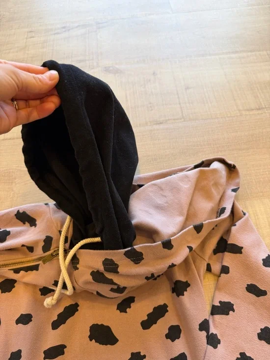 Ampersand Ave Hoodie - Picture 4 of 6